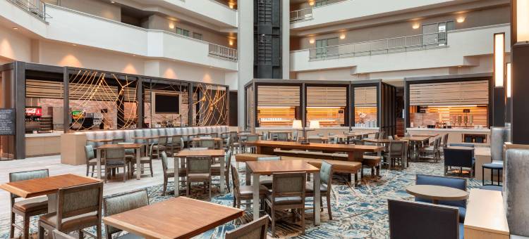 蒙特雷湾海滨希尔顿大使套房酒店(Embassy Suites by Hilton Monterey Bay Seaside)图片