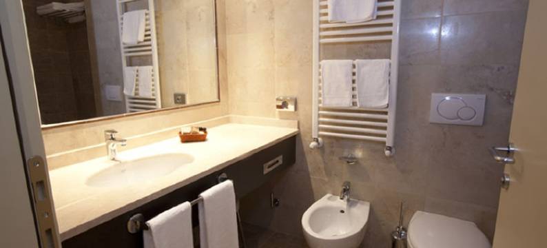 拉亚酒店汽车旅馆(Raya Hotel Motel)图片