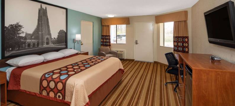 伯灵顿速8酒店(Super 8 by Wyndham Burlington NC)图片