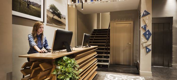 One Shot 科隆(One Shot Colón)图片