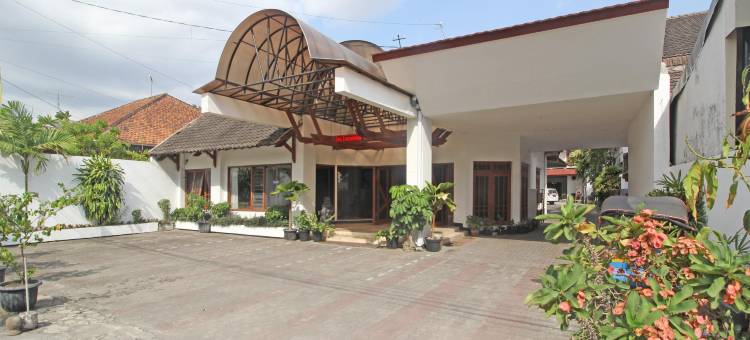 红多兹高级酒店-塔曼西斯瓦3(RedDoorz Plus @ Taman Siswa 3)图片