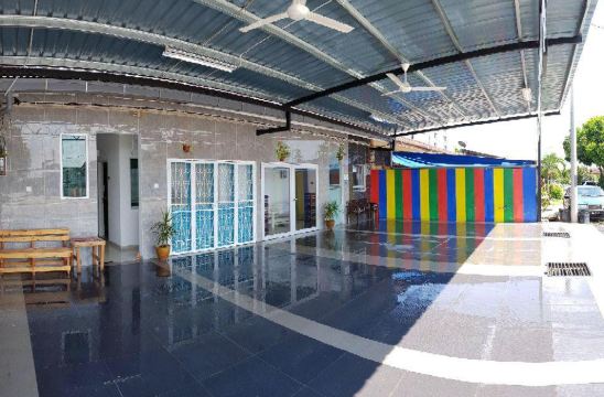 Teruntum 96 Guest House Hotel Overview