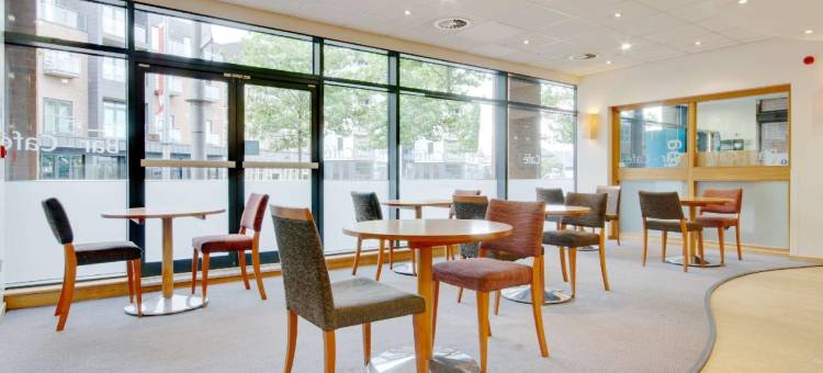 斯旺西中心旅屋酒店(Travelodge Swansea Central)图片