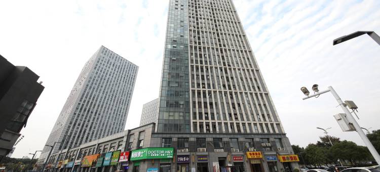 泊岸智能影院酒店(武汉体育中心经开万达广场店)图片