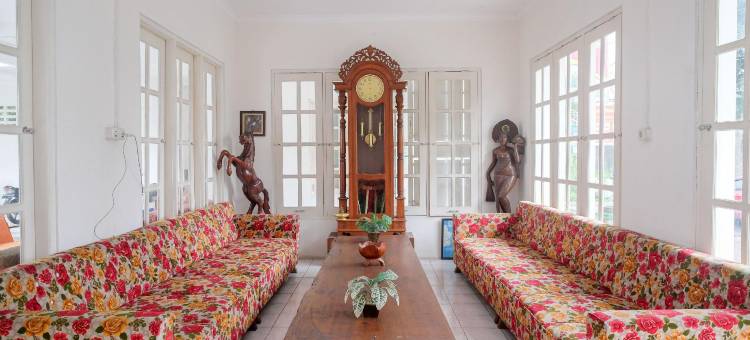 红多兹Plus酒店-近梭罗UMS(RedDoorz Plus Near Ums Solo)图片