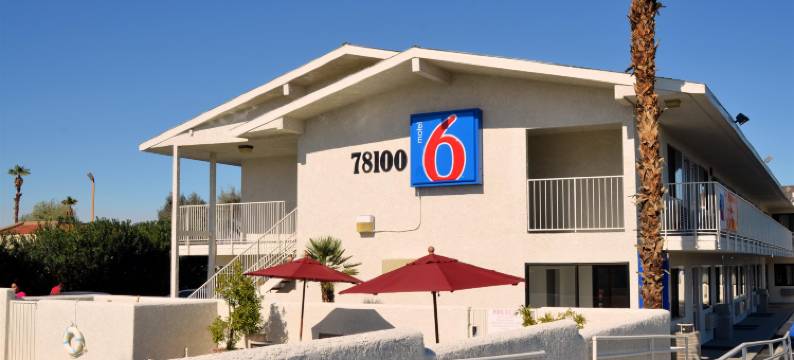 棕榈沙漠6号汽车旅馆- 棕榈泉区(Motel 6 Palm Desert, CA - Palm Springs Area)图片