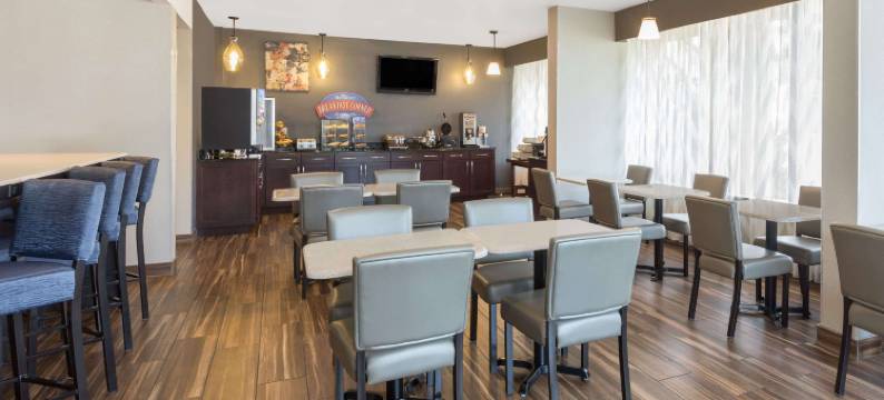 落基山I-95温德姆呗盟酒店(Baymont by Wyndham Rocky Mount I-95)图片