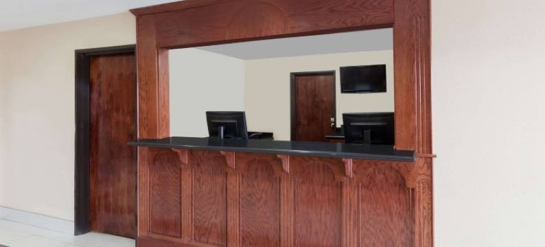 博林格林南温德姆速8酒店(Super 8 by Wyndham Bowling Green South)图片