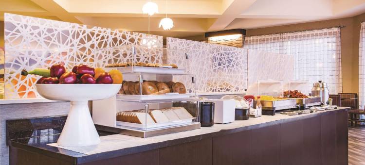 拉斯维加斯萨默林科技拉昆塔温德姆套房酒店(La Quinta Inn & Suites by Wyndham Las Vegas Summerlin Tech)图片