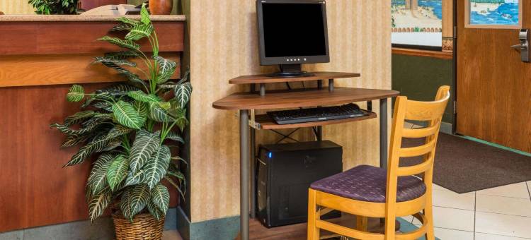 特洛伊-圣路易斯地区温德姆速8酒店Il号(Super 8 by Wyndham Troy IL/St. Louis Area)图片