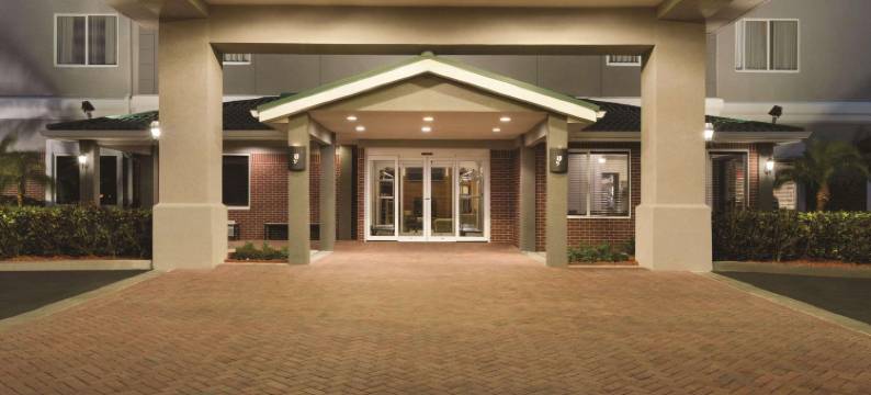 圣彼得堡克利尔沃特丽怡酒店(Country Inn & Suites by Radisson, St. Petersburg - Clearwater, FL)图片