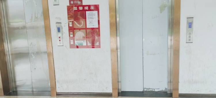 亮哥的公寓(青年南路分店)图片