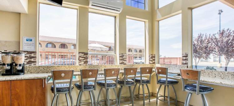 德拉诺罗德威旅馆(Rodeway Inn Delano)图片