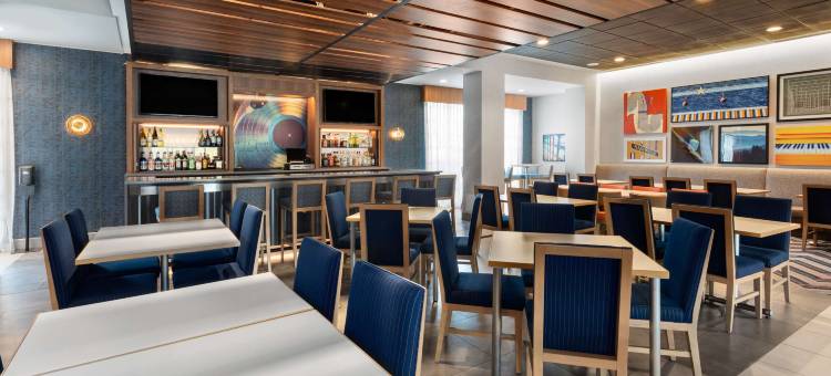 希尔顿纳什维尔机场世纪广场欢朋酒店(Hampton Inn by Hilton Nashville Airport Century Place)图片