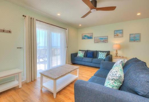 Surfrider I Hotel Overview