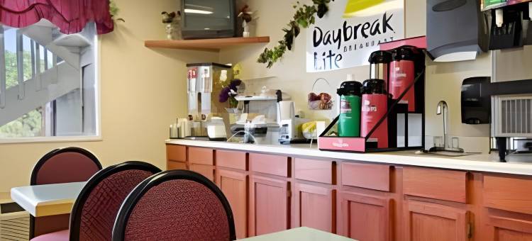 韦恩堡戴斯酒店(Days Inn by Wyndham Fort Wayne)图片