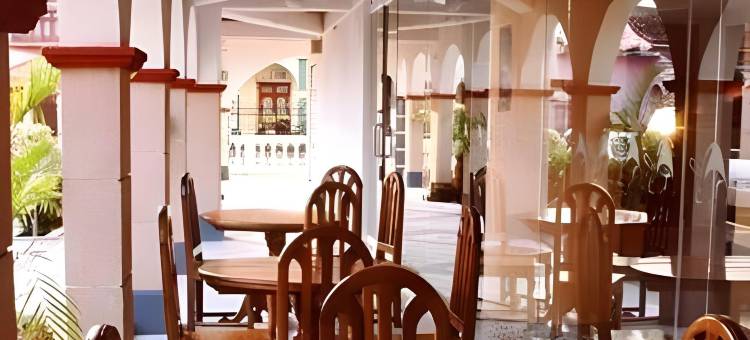 格兰圣地亚哥广场(Gran Santiago Plaza)图片