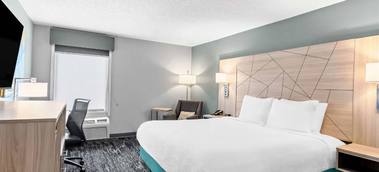 贝斯特韦斯特多斯韦尔酒店(Days Inn by Wyndham Doswell at the Park)图片