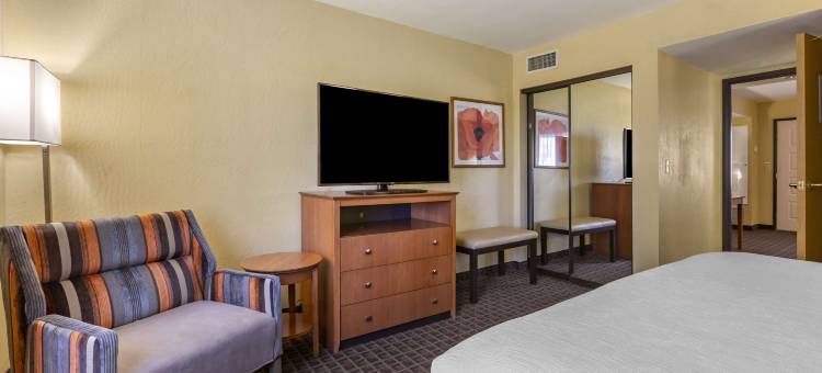 斯科特斯德雷鸟贝斯特韦斯特优质套房酒店(Best Western Plus Scottsdale Thunderbird Suites)图片