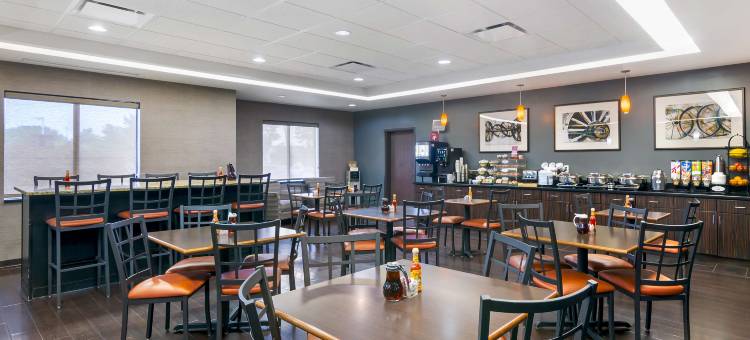 奥拉西贝斯特韦斯特优质套房酒店(Best Western Plus Olathe Hotel)图片