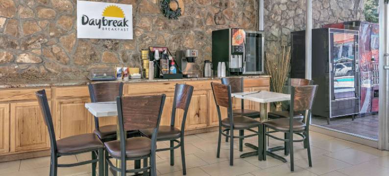 沃斯堡南戴斯酒店(Days Inn by Wyndham South Fort Worth)图片