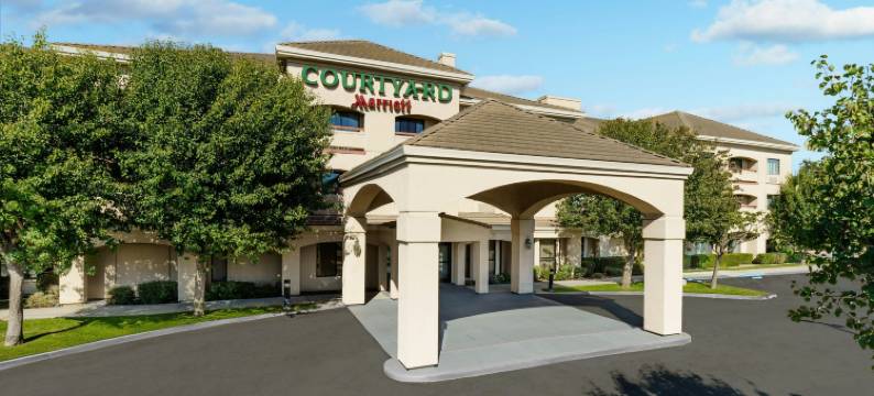 萨利纳斯蒙特利万豪万怡酒店(Courtyard Salinas Monterey)图片