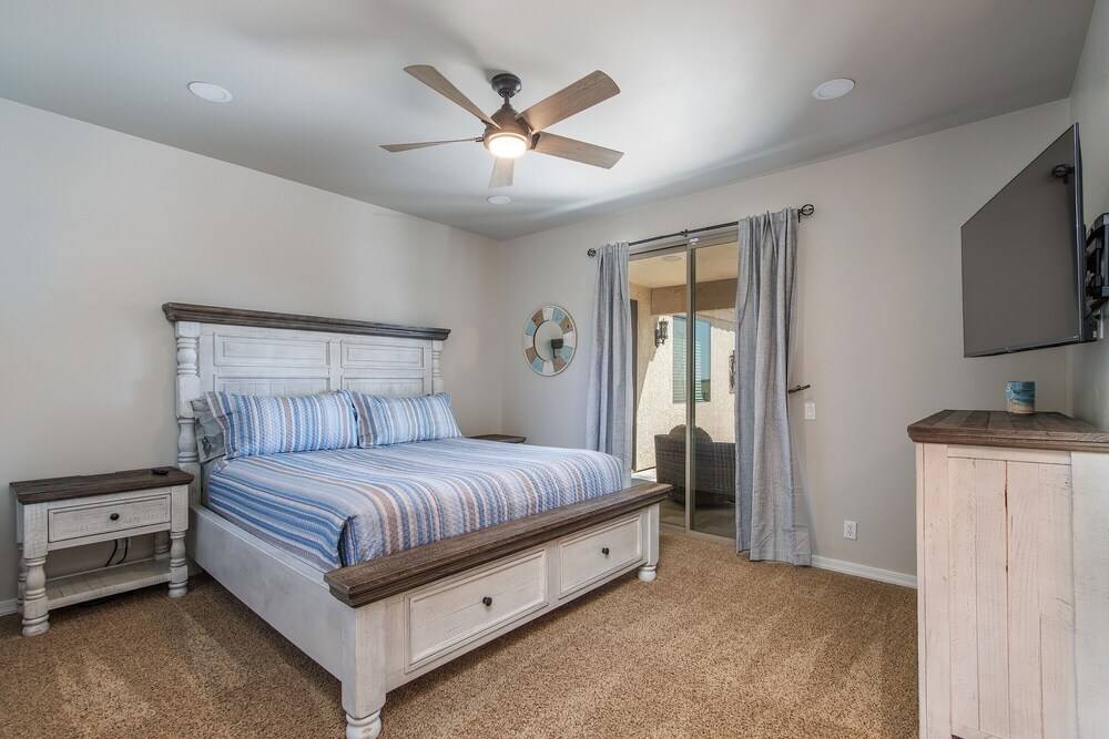 Avalon Oasis with Pool/Spa, 4 Bedrooms, Private Casita, Close to Lake!