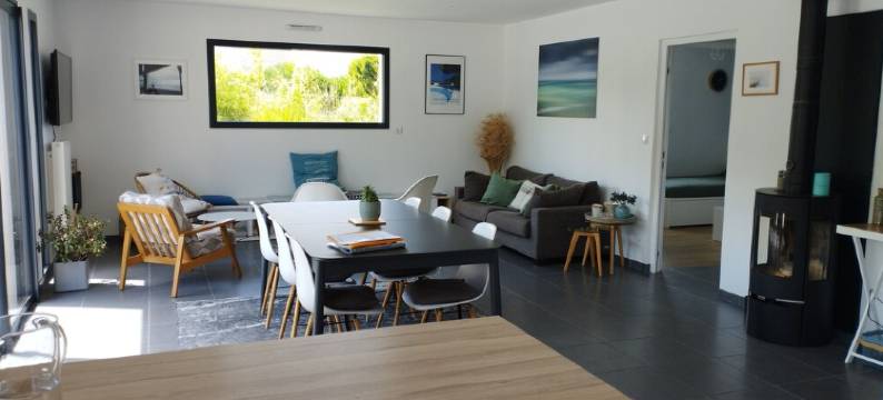 Seaside house with private pool图片