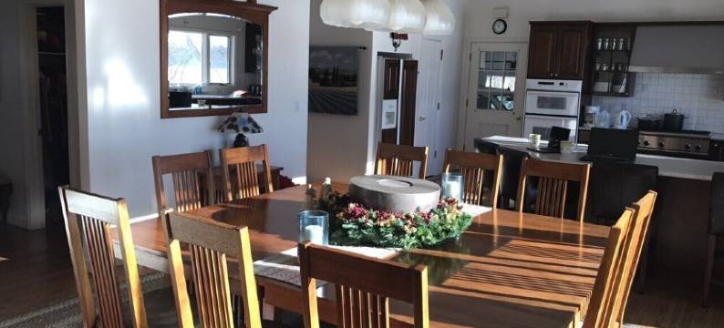 Silent Lake - Peaceful Fall Tree Color Destination Luxury Vacations Autumn 2026图片