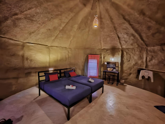 乌泰他尼奇迹酒店