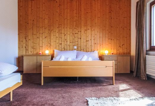 Weber 2 Hotel Overview