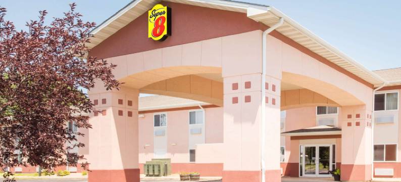 艾奥拉温德姆速8酒店(Super 8 by Wyndham Iola KS)图片