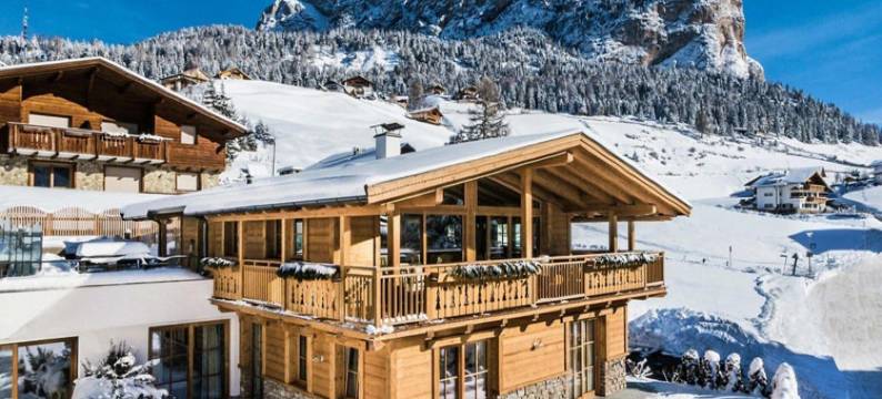 迪恩滕带滑雪进出通道和泳池的小木屋(Chalet in Dienten with Ski-in Access & Pool)图片