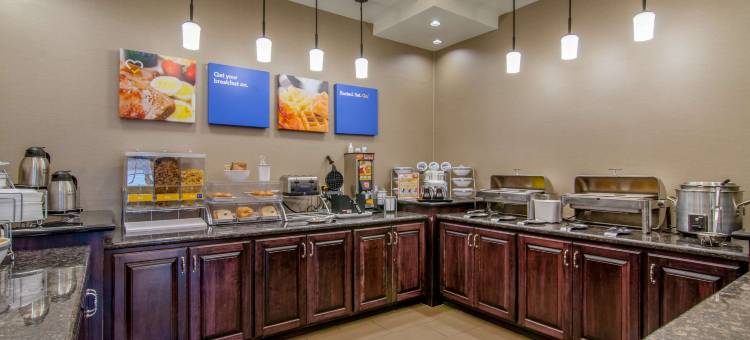 肖尼-堪萨斯城舒适套房酒店(Comfort Inn & Suites Shawnee - Kansas City)图片