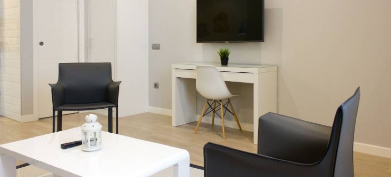 阿雷纳套房(Arenal Suites Puerta del Sol)图片