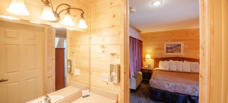 品质酒店及套房马基诺市海滨(Quality Inn & Suites Mackinaw City Beachfront)图片