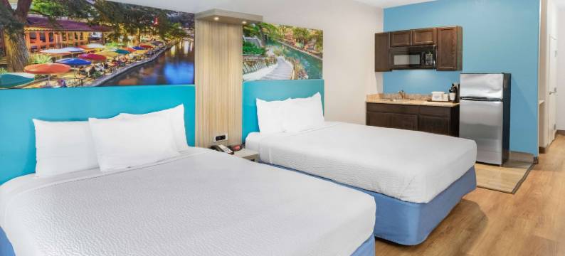 圣安东尼奥东南戴斯套房酒店- 近AT&T中心(Days Inn & Suites by Wyndham San Antonio Near Frost Bank Ctr)图片