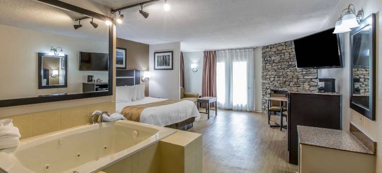 加特林堡格红屋顶套房酒店(Quality Inn & Suites)图片