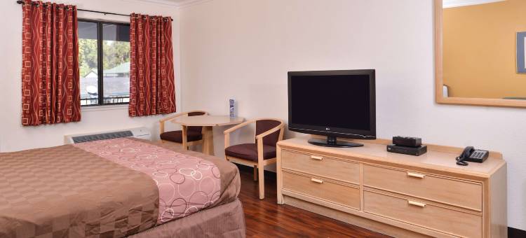 克利尔莱克酒乡美洲最佳价值套房酒店(Americas Best Value Inn & Suites Clearlake Wine Country)图片