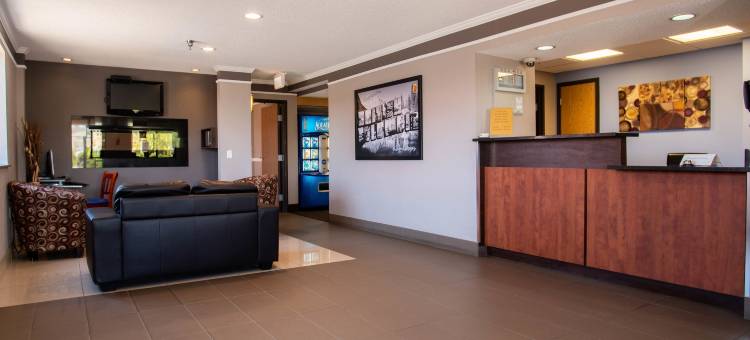 坎卢普斯速8酒店(Super 8 by Wyndham Kamloops on the Hill)图片