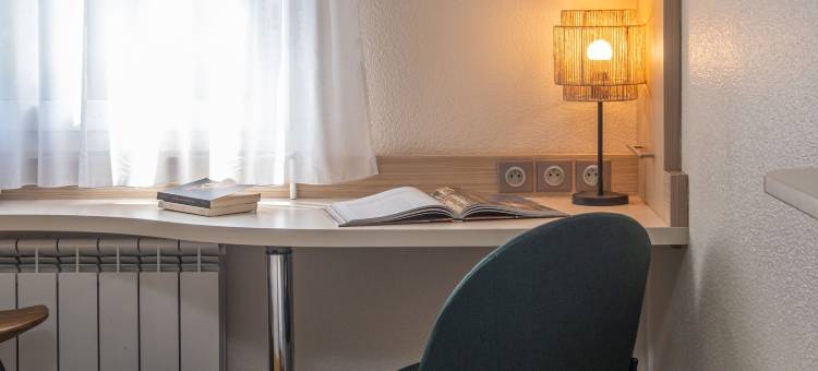 基里亚德酒店-里昂东部布隆欧洲博览馆小屋(Kyriad Lyon Est - Bron Eurexpo le Cottage)图片