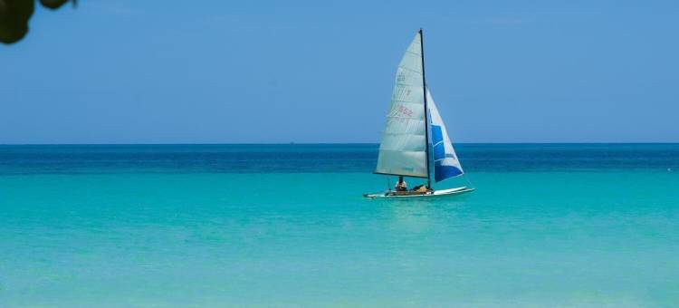 萤火虫海滩秘密小屋酒店(Secret Cabins at Firefly Beach)图片