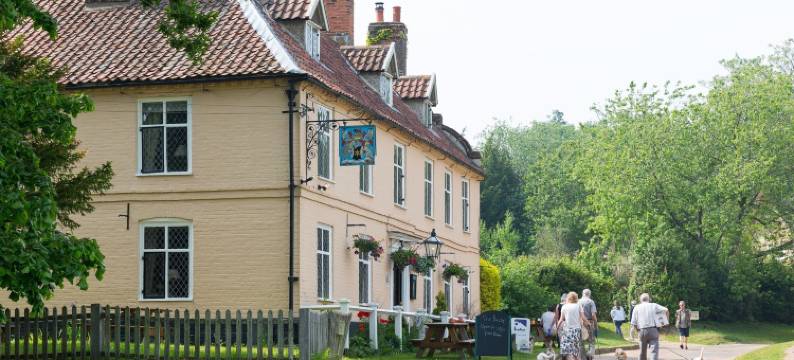 白金汉郡阿姆斯酒店(Buckinghamshire Arms)图片