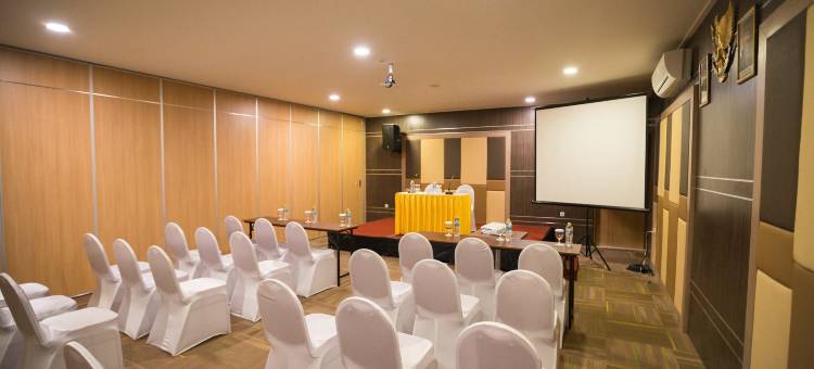 宗班绿红伊斯兰酒店(Green Red Hotel Syariah Jombang)图片
