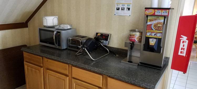 本顿维尔温德姆速8酒店(Super 8 by Wyndham Bentonville)图片