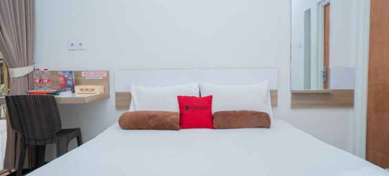 红多兹伊斯兰酒店-近玛琅MX特兰斯玛特(RedDoorz Syariah Near Transmart MX Malang)图片