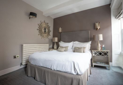 Plato's Hotel Overview