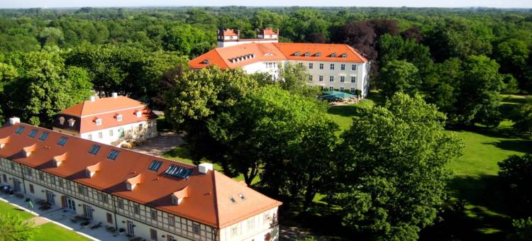 斯普雷瓦尔德的吕布瑙城堡(Schloss Lübbenau)图片