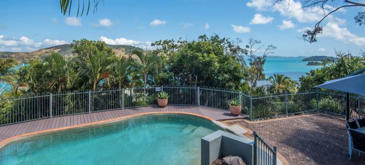 轩尼可尼亚 10 号新装修之家酒店(Heliconia 10 Centrally Located House Hamilton Island with Buggy)图片