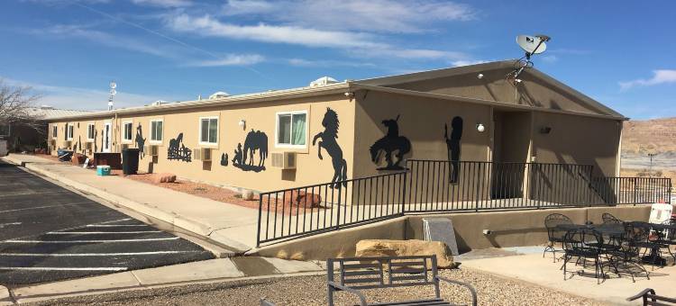 比格沃特羚羊峡谷罗德威套房酒店(Rodeway Inn & Suites Big Water - Antelope Canyon)图片